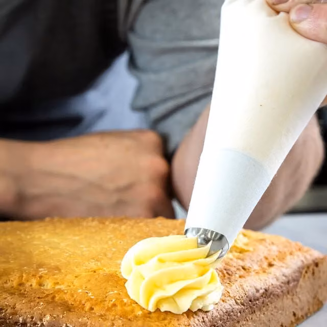 MasterClass White Cotton Icing and Food Piping Bag