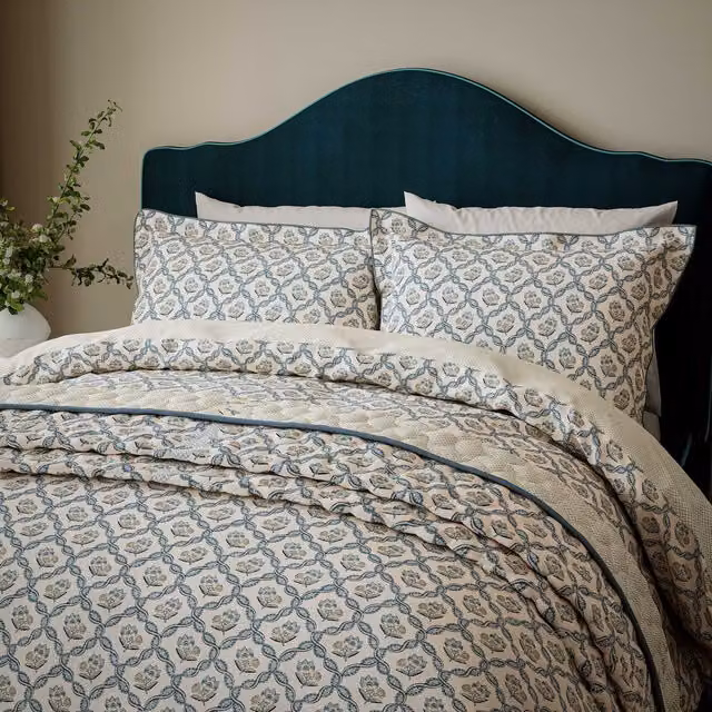 V&A Ribbon Lattice Single Duvet Cover and Pillowcase Set, Petrol Blue Cotton Percale – 1