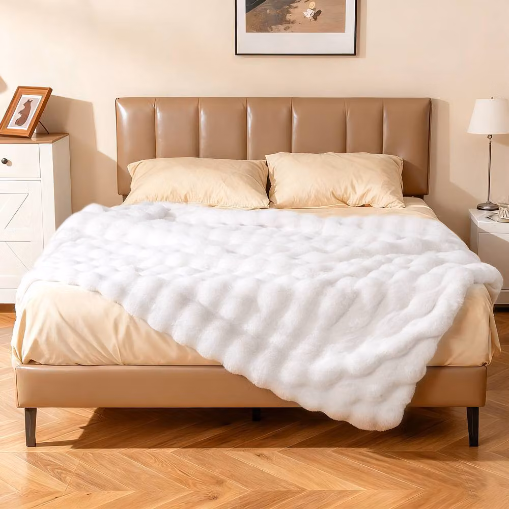 Costway White Faux Fur Throw Blanket, Reversible Double Face Fluffy Plush Bubble Blanket, W: 203 cm, D: 153 cm – 2