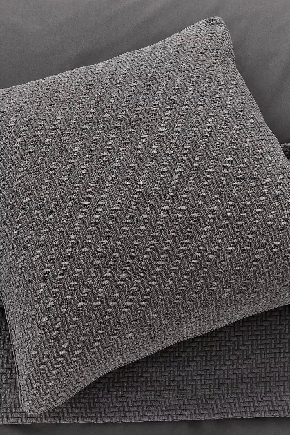 Bedeck of Belfast 1951 Andaz Charcoal Grey Cotton Percale Pillow Sham – 1