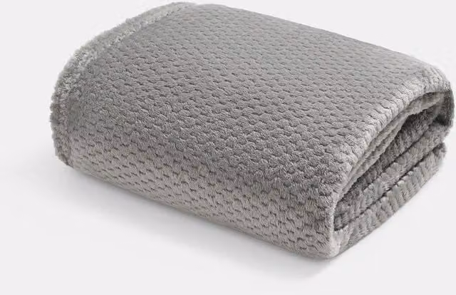 OHS Fluffy Waffle Fleece Throw in Mid Grey, 200 cm