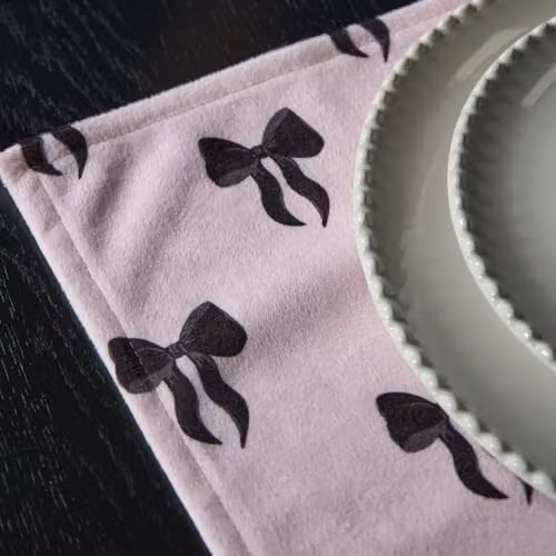 OHS Bow Print Matte Velvet Placemat Set of 4 in Pink, W: 40 cm, D: 30 cm – 2