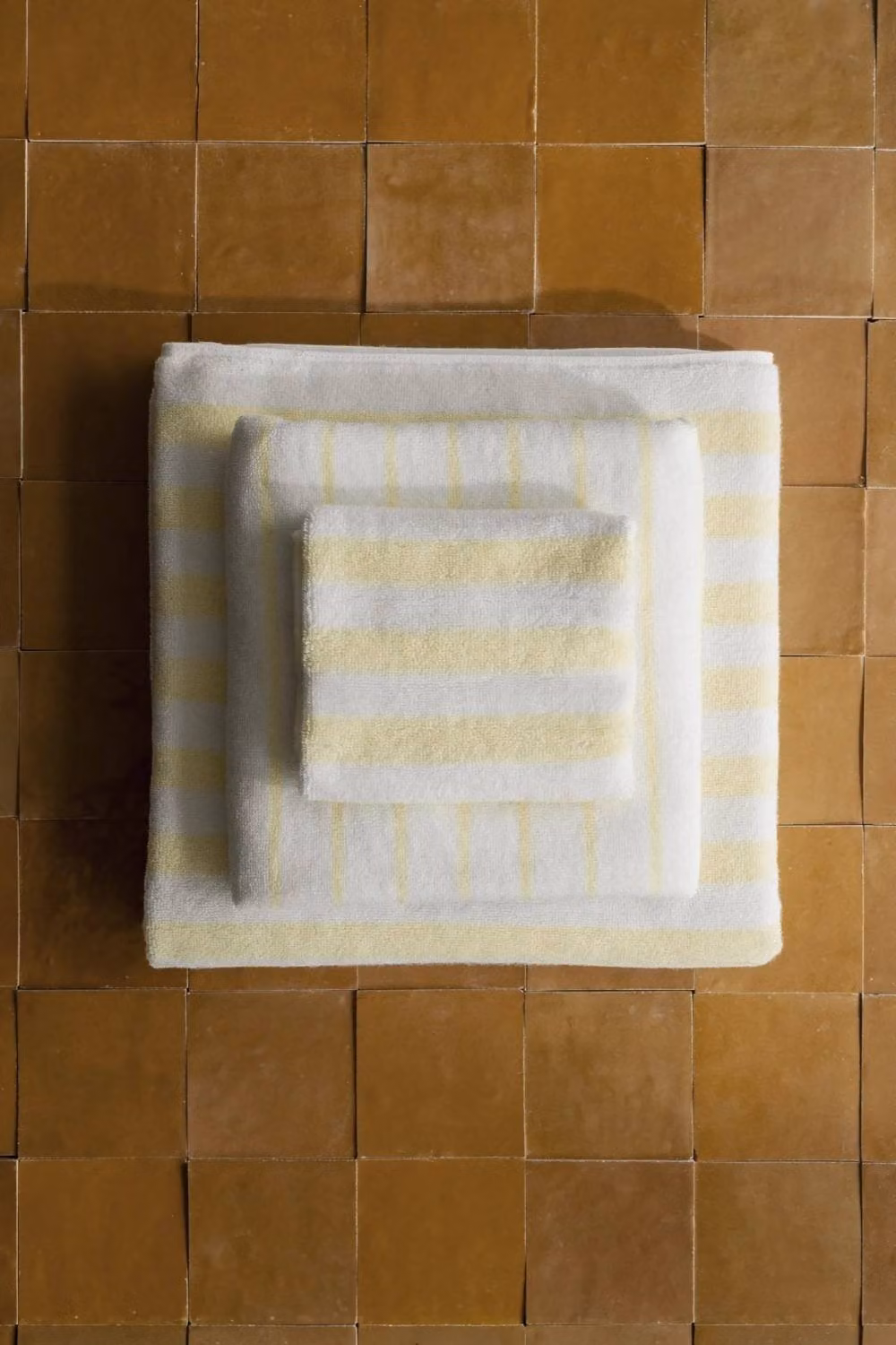 Blomus ARTO Set of 2 Striped Cotton Terry Guest Towels, White and Yellow, W/D/H: 30 x 30 x 0.5 cm – 2