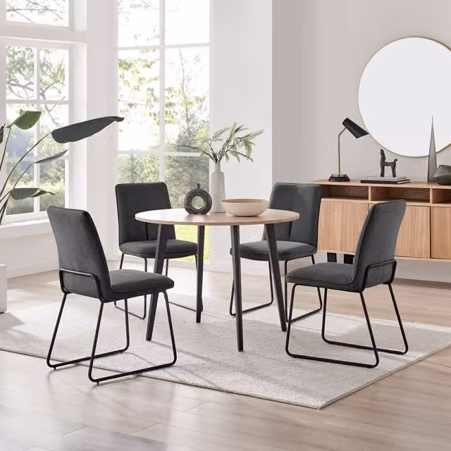 FurnitureboxUK Koko Oak Effect Round Dining Table and 4 Halle Dining Chairs in Dark Grey and Black