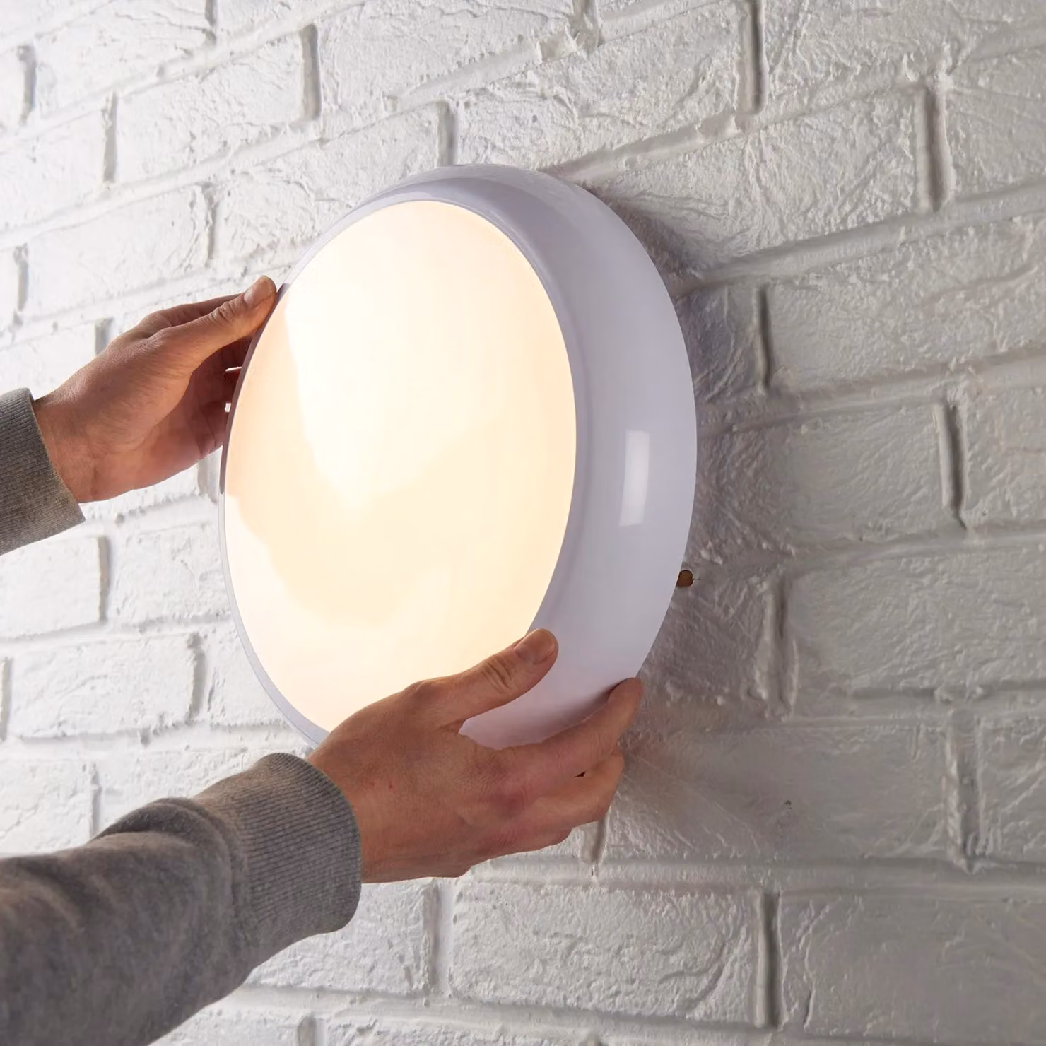 Loops White Commercial IP65 Bulkhead Light with 18W CCT LED Module and Emergency Function – 2