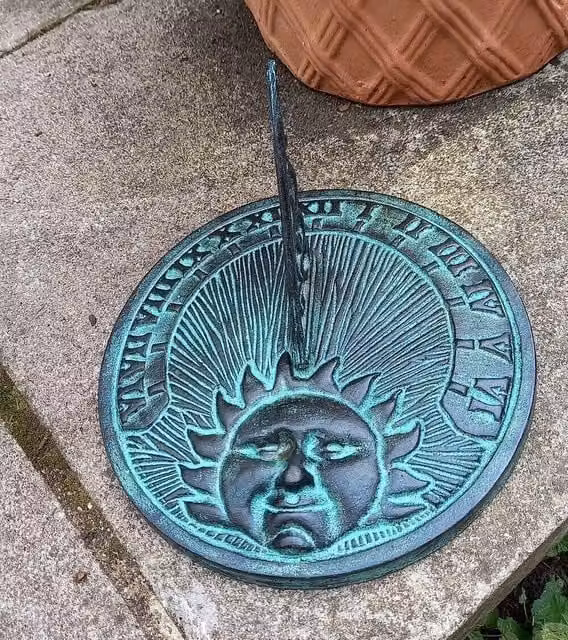 Inspirational Gifting Grey Verdigris Cast Iron Sun Face Tabletop Sundial Ornament