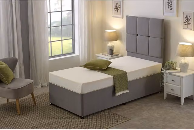 eXtreme Comfort Ltd Small Single Ortho Reflex Foam Value Mattress in White, 10 cm Depth