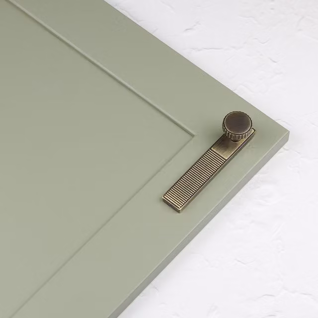 Handle & Home Ribbed Detailing Handles and Coordinating Knobs in Antique Brushed Brass Gold, W: 121 mm, D: 23 mm