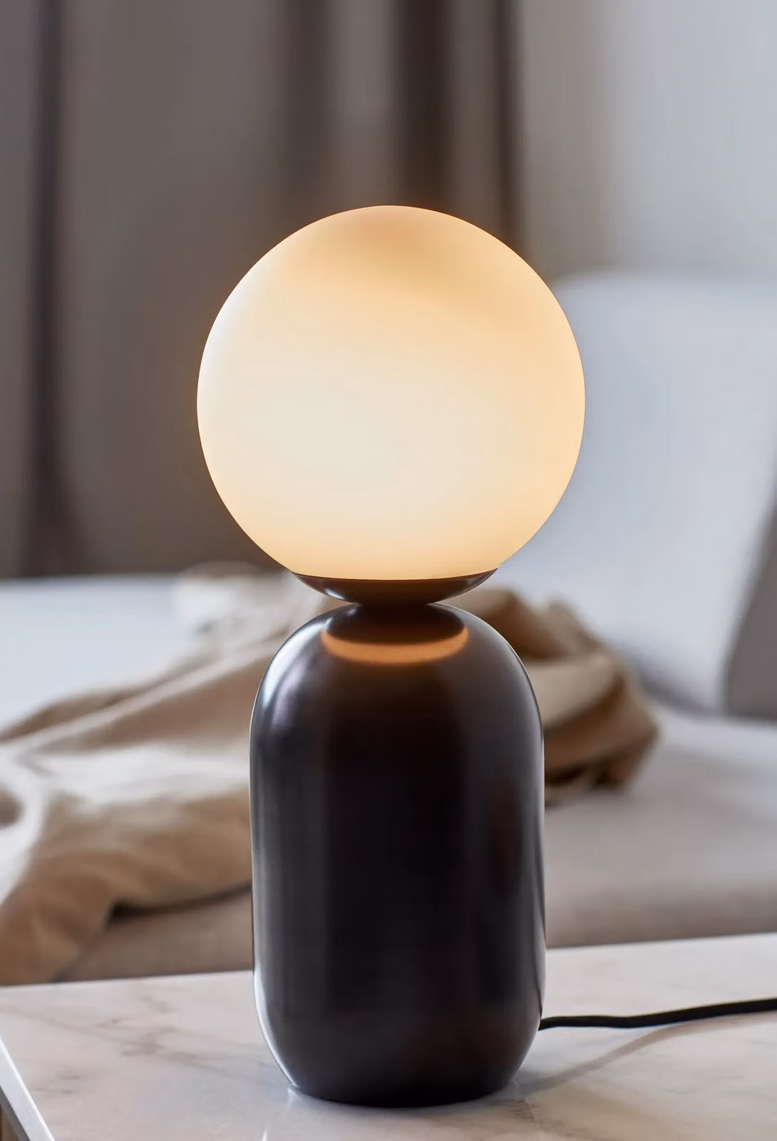 Nordlux Notti Table Lamp in Black Metal with Glass Dome and E14 Socket – 3