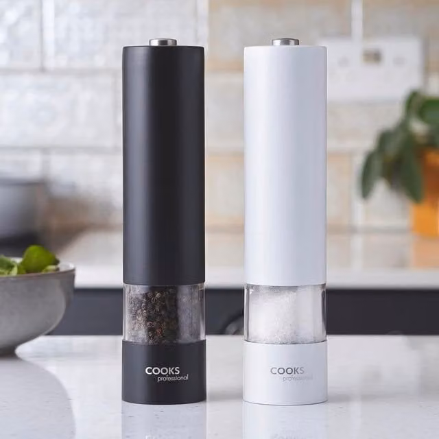 Cooks Professional Electric Salt and Pepper Mill Set, Stainless Steel Battery Operated Automatic Grinders in Black and White – 1