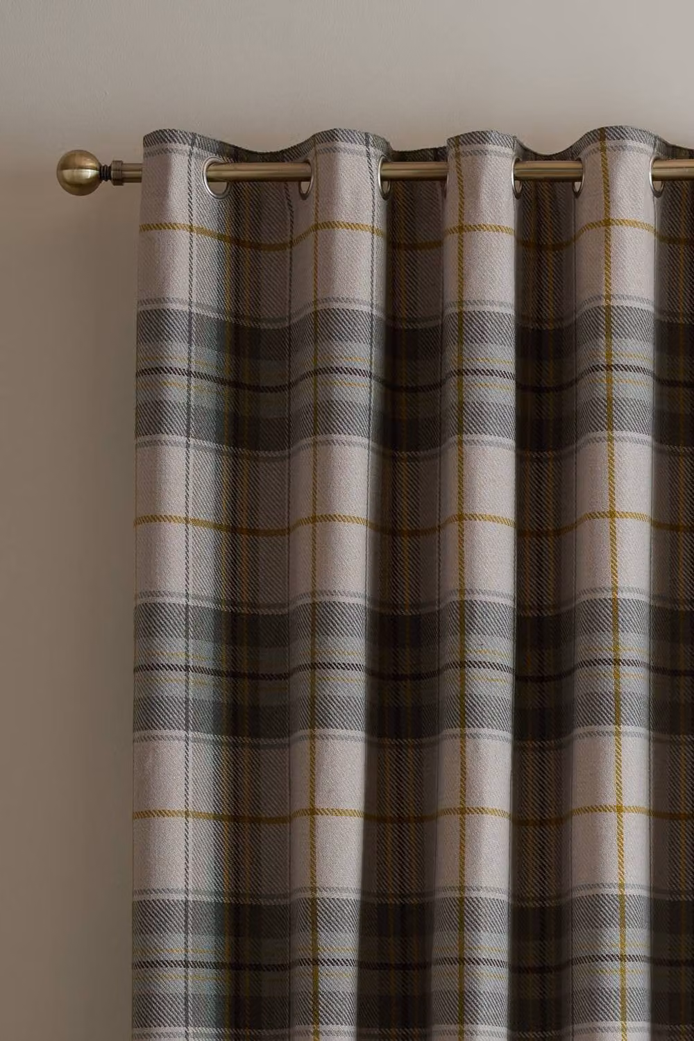 Catherine Lansfield Brushed Woven Glencoe Check Thermal Eyelet Door Panel in Green, Width: 117 cm, Drop: 214 cm – 2