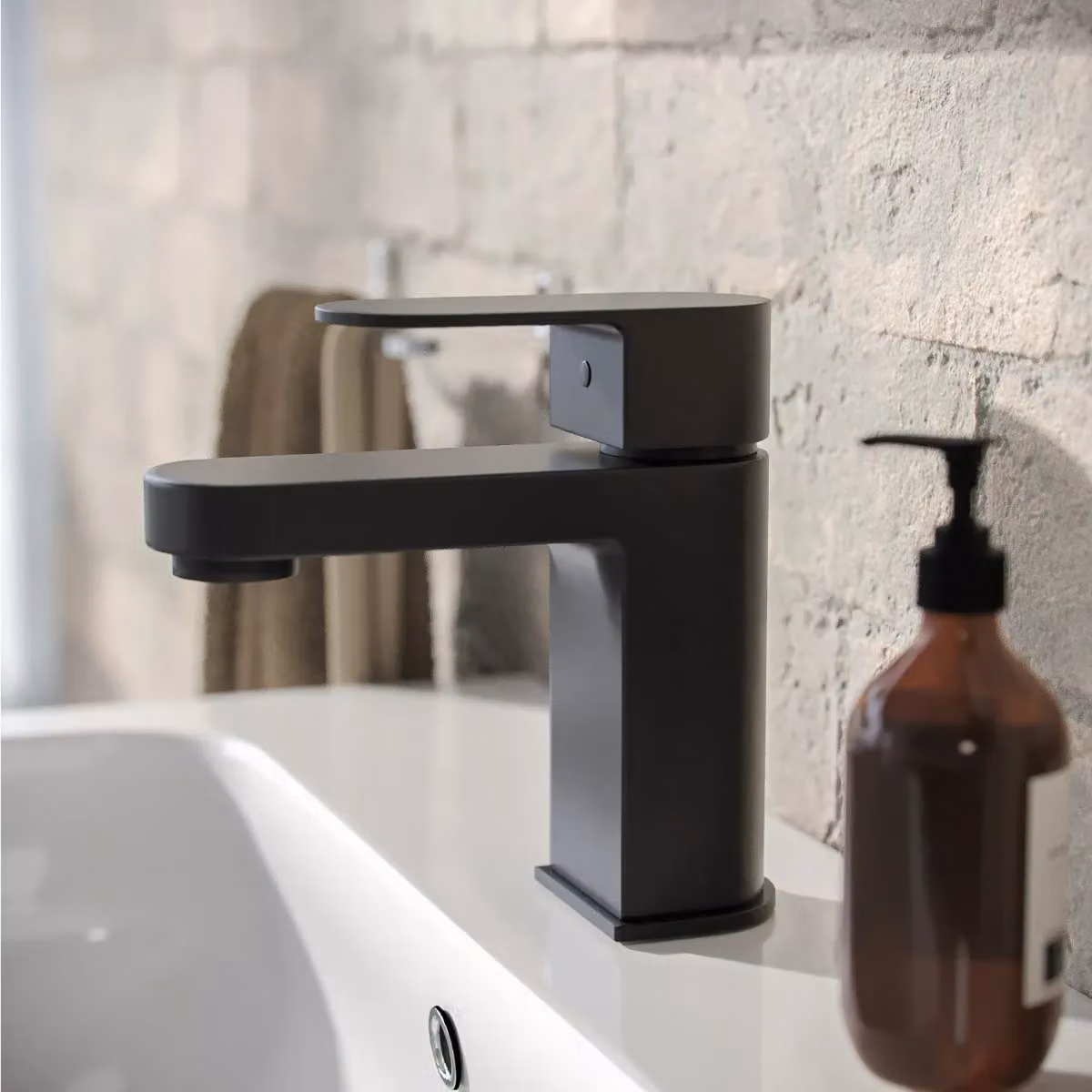 Nes Home Matte Black Modern Single Lever Mono Basin Mixer Tap with Silver Pop Up Waste – 3