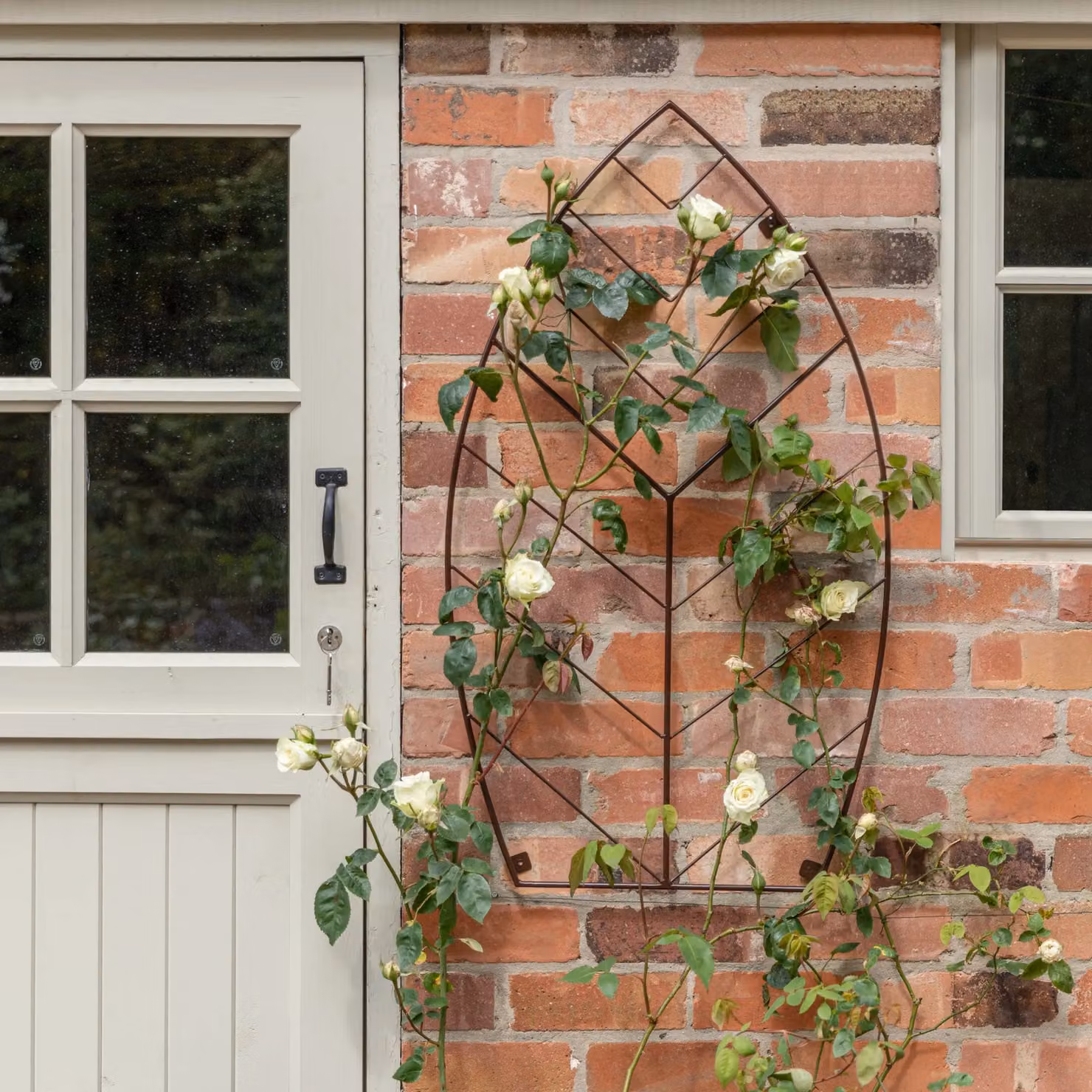 Ivyline Outdoor Leaf Trellis in Silver, H100cm x W80cm – 2