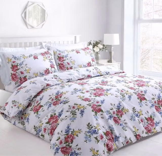 Velosso Single Vintage Floral Polycotton Duvet Cover and Pillowcase Set in Multicolour and Red