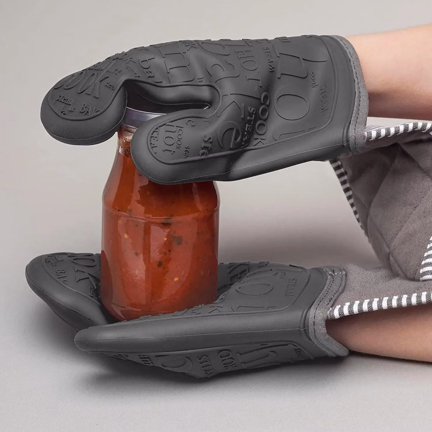 Zeal Steam Stop Non-Slip Waterproof Silicone Double Oven Gloves in Dark Grey – 5