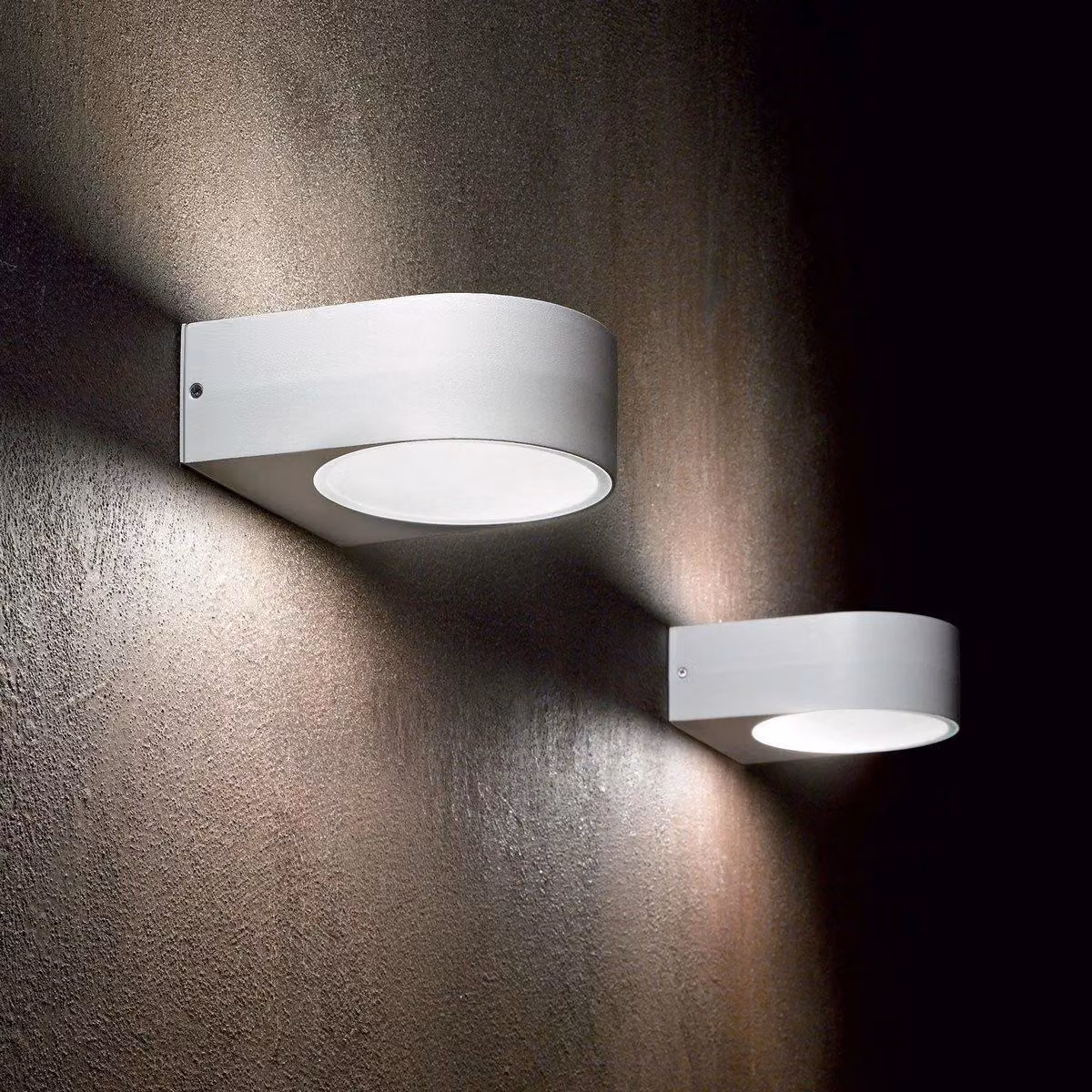 Netlighting Iko Up and Down Outdoor Wall Light in White with IP55 Rating and E27 Socket – 2