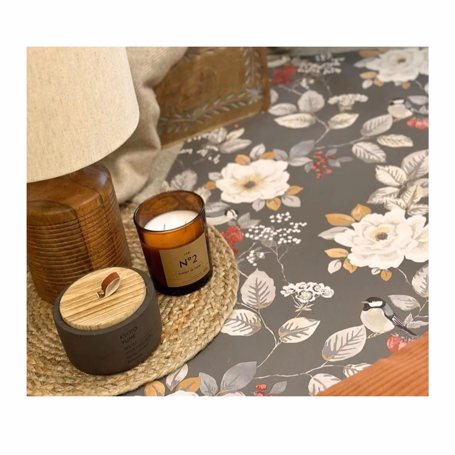 Belgravia Bramble Floral Botanical Paper Wallpaper in Charcoal Grey – 2