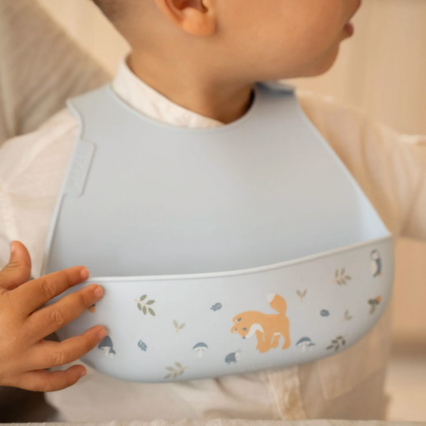 Little Dutch Mio Silicone Crumb Catcher Bib in Blue, BPA-Free and Dishwasher Safe – 3