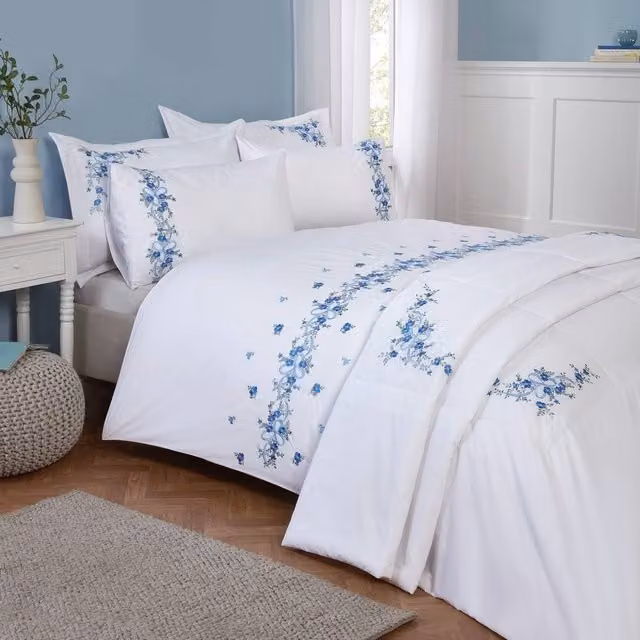 Rapport Home Floral Ribbon Bedspread in White and Blue, W/D/H: 254 x 254 x 254 cm – 1