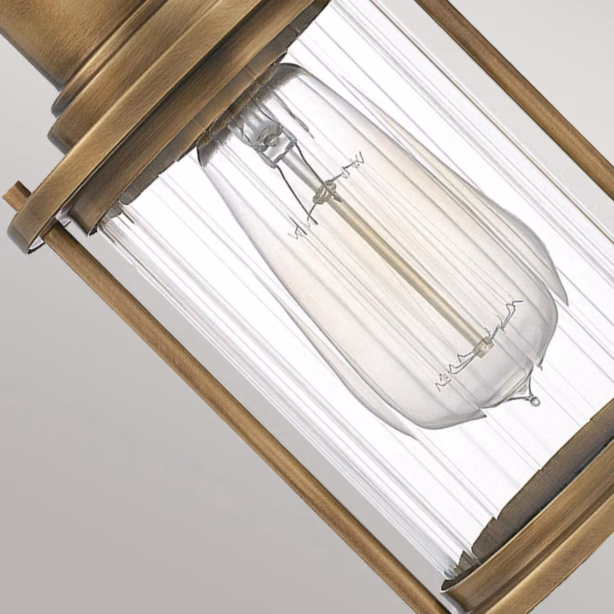 Quoizel Riggs IP44 Wall Lamp in Weathered Brass and Yellow Glass – 3