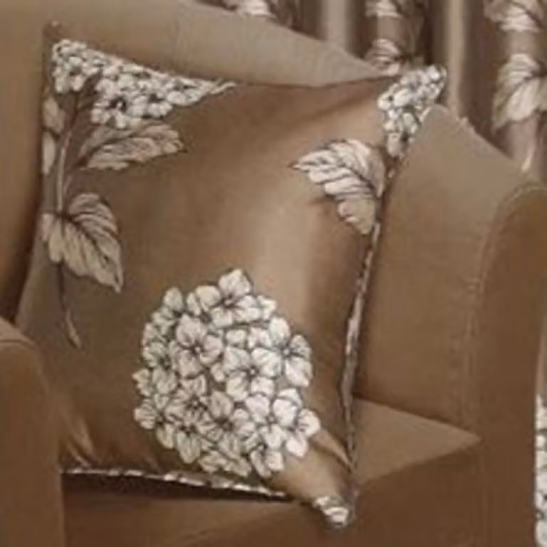 Rapport Home Helena Floral Square Cushion Cover in Beige, W/D/H: 45 x 45 x 0 cm