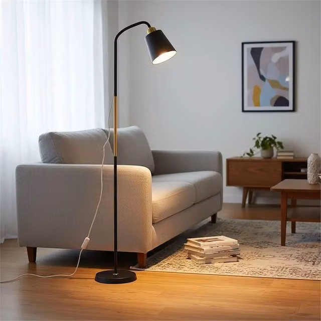 Nordara Adjustable Industrial Floor Lamp in Black and Gold/Brass with Bulb Included, Height: 160 cm – 1