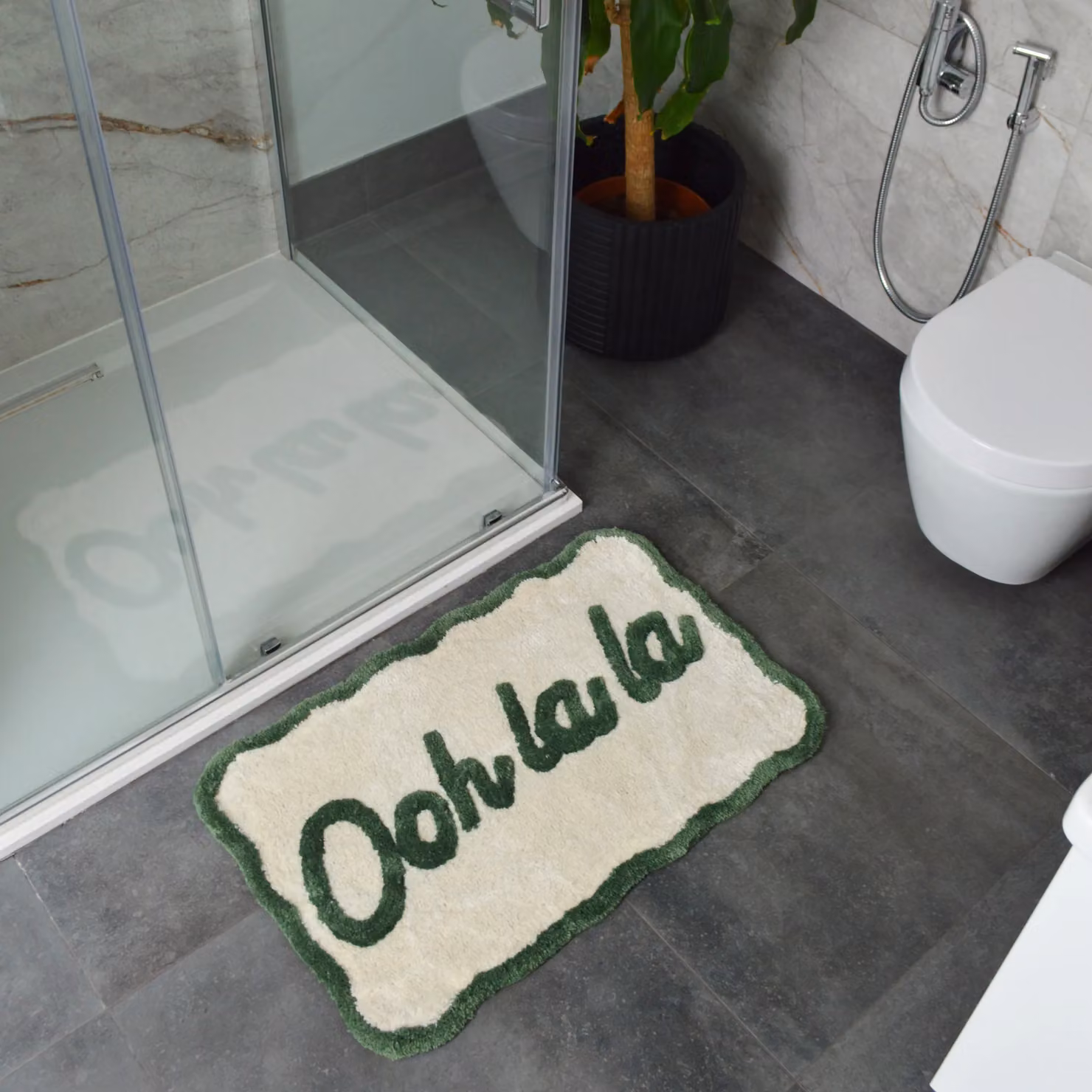 Mooky Mats Ooh La La Slogan Scallop Bath Mat, Non-Slip Green and White Semicircular Rug – 2