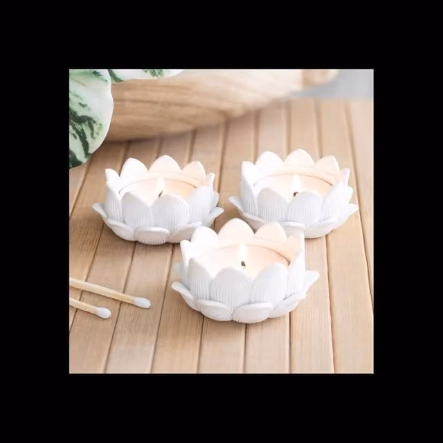 KDMD Set of 3 White Lotus Flower Resin Tealight Holders