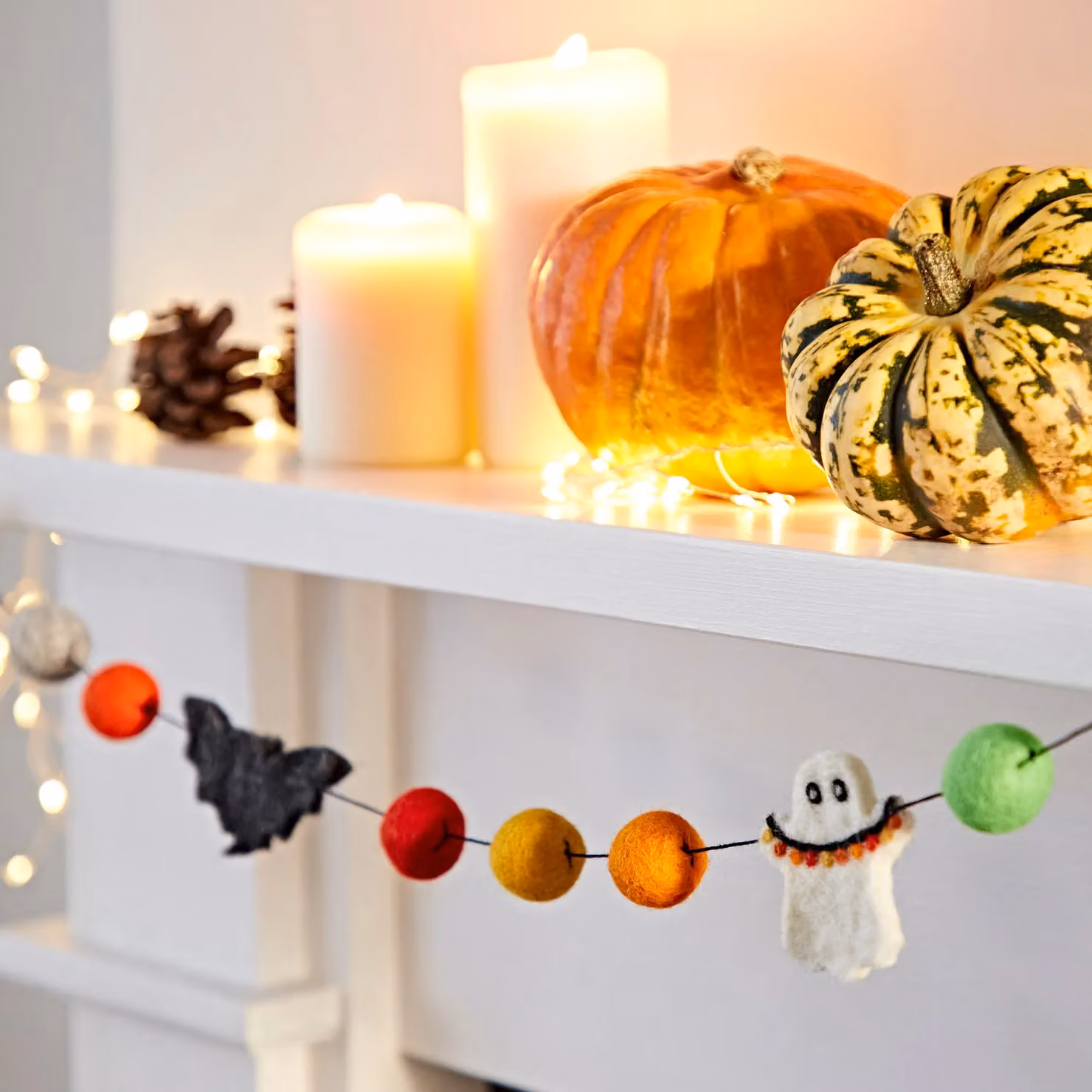Paper High Multicolour Ghosts and Bats Halloween Garland with Pompoms – 2