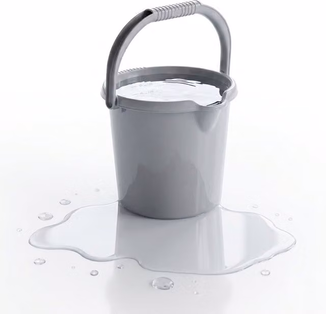 Storm Trading Group Set of 2 Grey Plastic Buckets with Handle and Spout, 5L Each