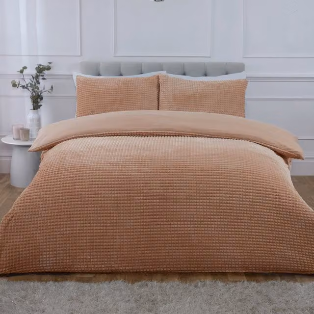 Rapport Home Reversible Waffle Teddy Polyester Fleece Duvet Cover and Pillowcase Set in Beige and Brown, W/D/H: 140 x 200 cm, Pillowcase: 50 x 75 cm