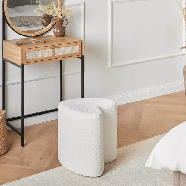 Wyld and Coco Heart-Shaped Chenille Pouffe in White – 1