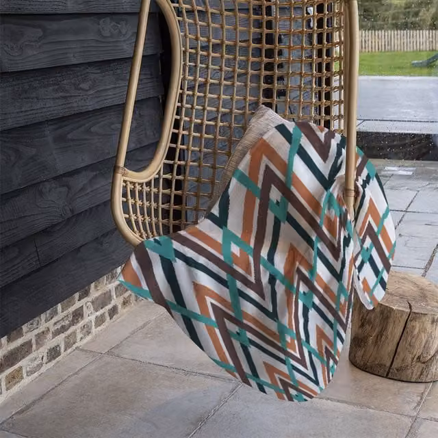 Benjamin Tate Design Geometric Fleece Blanket in Green, Beige and Multicolour, W/D/H: 120 x 150 cm