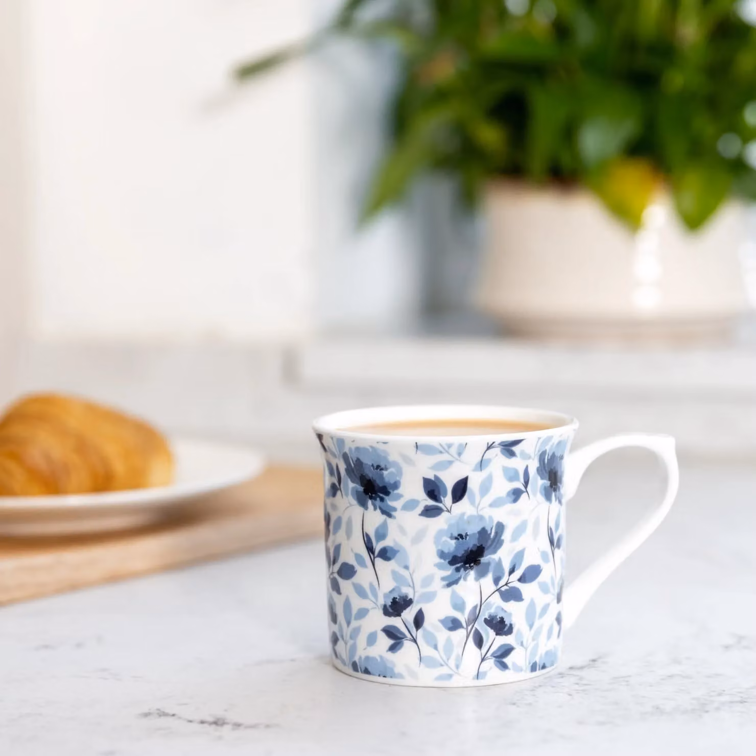 KitchenCraft Blue Floral Bone China Mug, 300 ml – 2