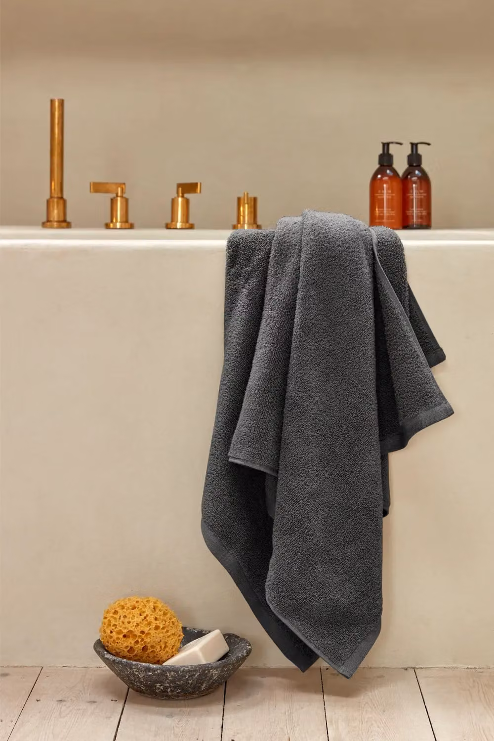 CHRISTY Cirrus 8 Piece Lightweight Fluffy Softloft Cotton Towel Bale in Charcoal Grey – 2
