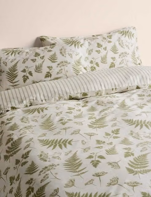 M&S Fern Cotton Rich Reversible Bedding Set, Green, 140 x 200 cm