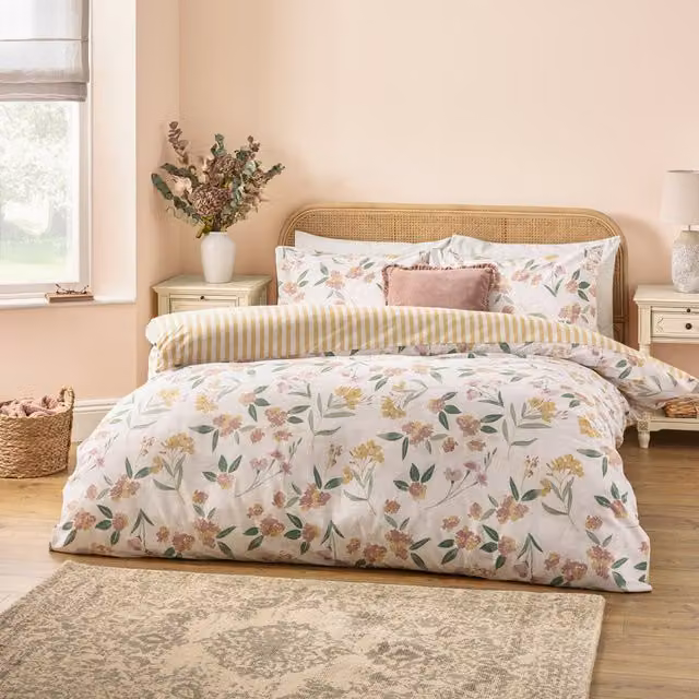 Betsie Floral Printed Reversible Cotton Duvet Cover Set in Yellow and Multicolour, W: 200 cm x L: 200 cm