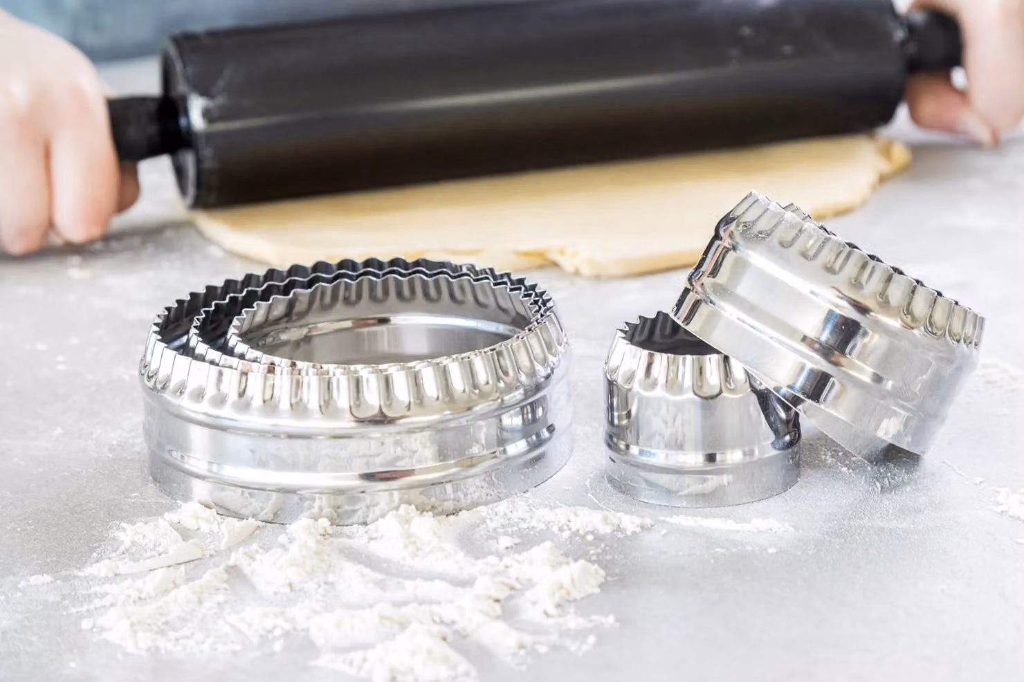 KitchenCraft Stainless Steel Double Sided Cookie and Pastry Cutter Set, 6 Pieces, Silver – 4