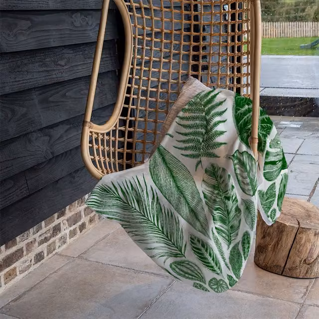 Benjamin Tate Design Floral Leaves Mixed Fleece Blanket in Green and Beige, W/D/H: 120 x 150 cm