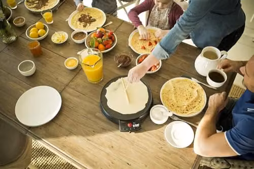 Russell Hobbs Electric Crepe and Pancake Maker, 1200W, Black, 30cm Non-stick Hotplate – 4
