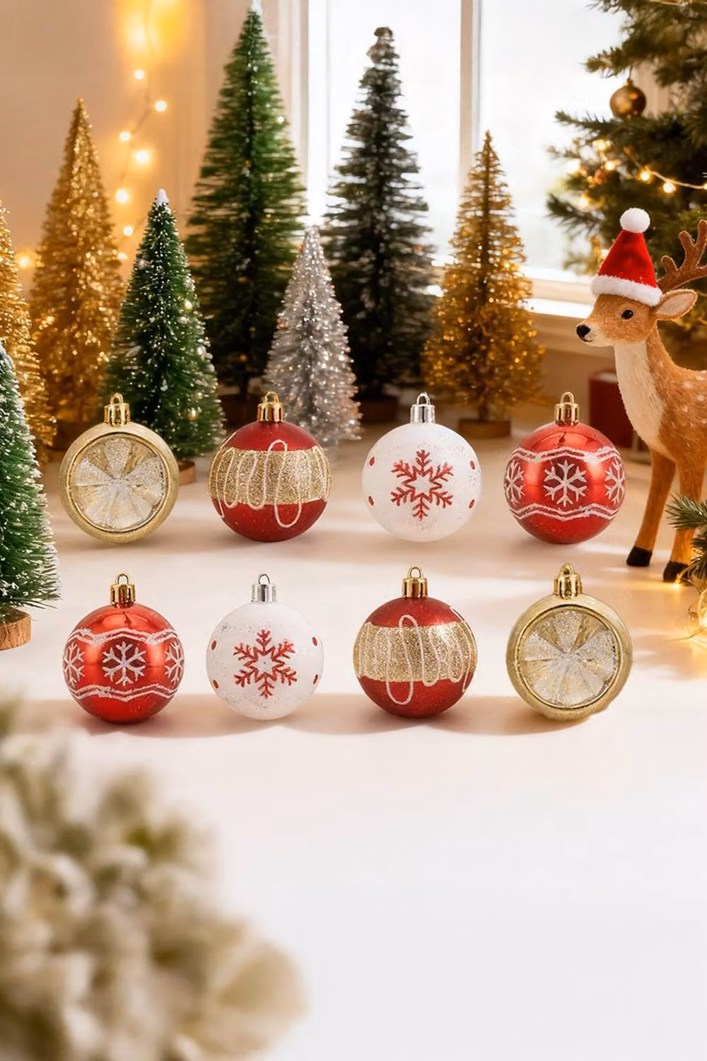 Living and Home 16-Piece Abstract Hanging Christmas Bauble Ornament Set in Red, White and Gold – 3