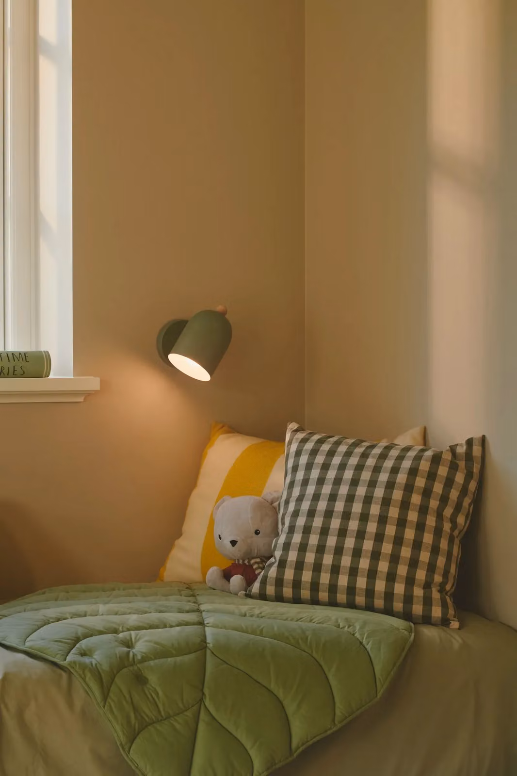 Nordlux Gaston Adjustable Wall Light in Green Metal and Wood with E27 Socket – 3