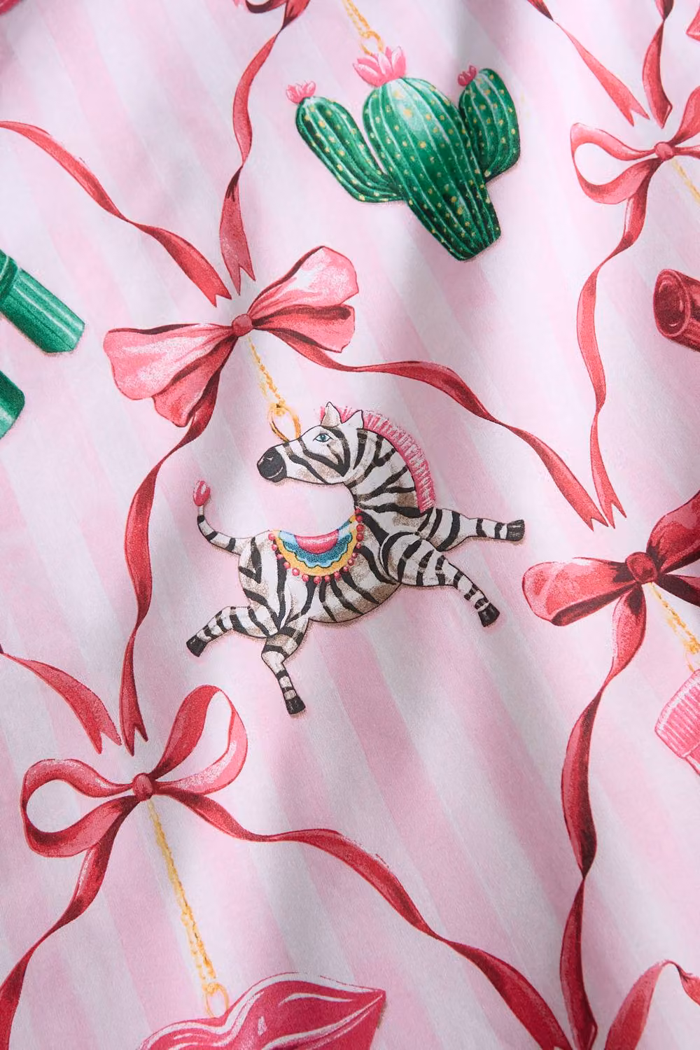 Catherine Lansfield Christmas Kitsch Reversible Duvet Cover and Pillowcase Set, Pink, W/D/H: 135 x 200 cm and 50 x 75 cm – 2