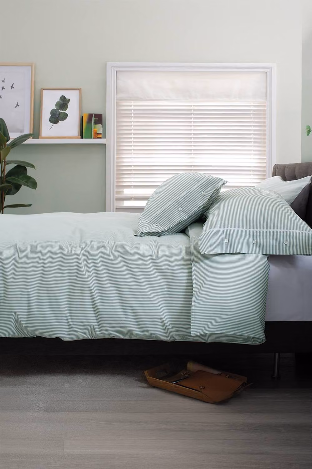 The Lyndon Company Green Striped 100% Cotton Duvet Cover Set, W/D/H: 140 x 200 cm
