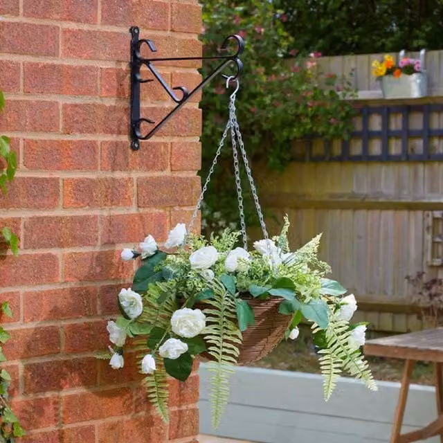 Garden Mile Rose Sensation Rattan Hanging Basket in Green and White