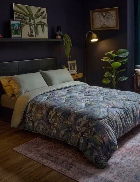 Nightlark Safari 10.5 Tog Coverless Duvet and Pillowcase Set in Dark Navy Blue with Animal Graphic Design