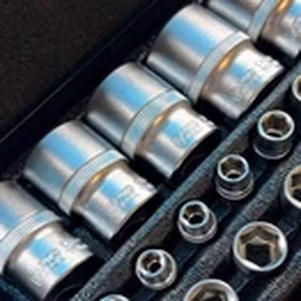 EONLION 24-Piece Chrome Vanadium Steel Imperial and SAE Socket Set with 1/2" and 1/4" Drive and Carrying Case in Silver – 3